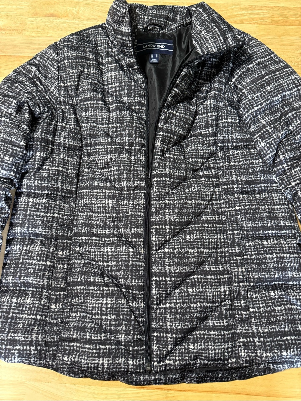 Women’s Lands’ End Quilted Puffer Jacket Black Gray White Medium